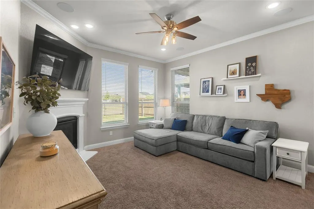 2805 Lakeside Drive