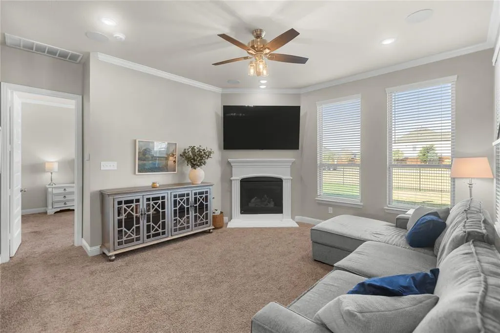 2805 Lakeside Drive