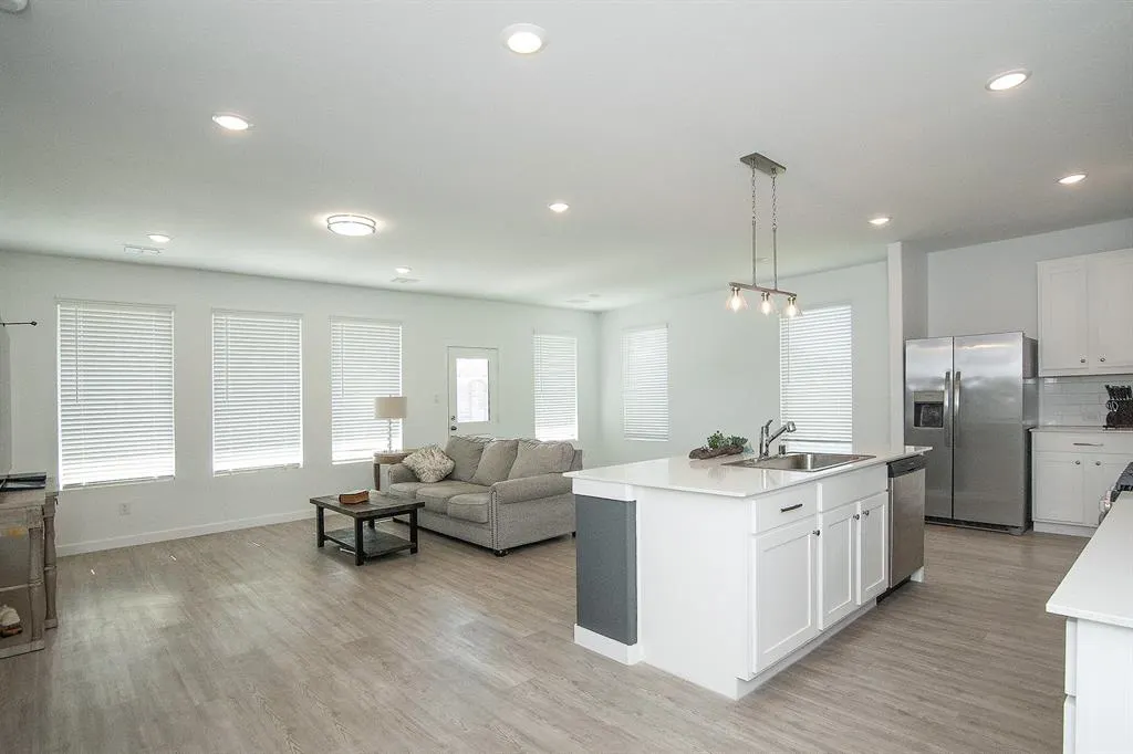 1424 Sandpebble Circle