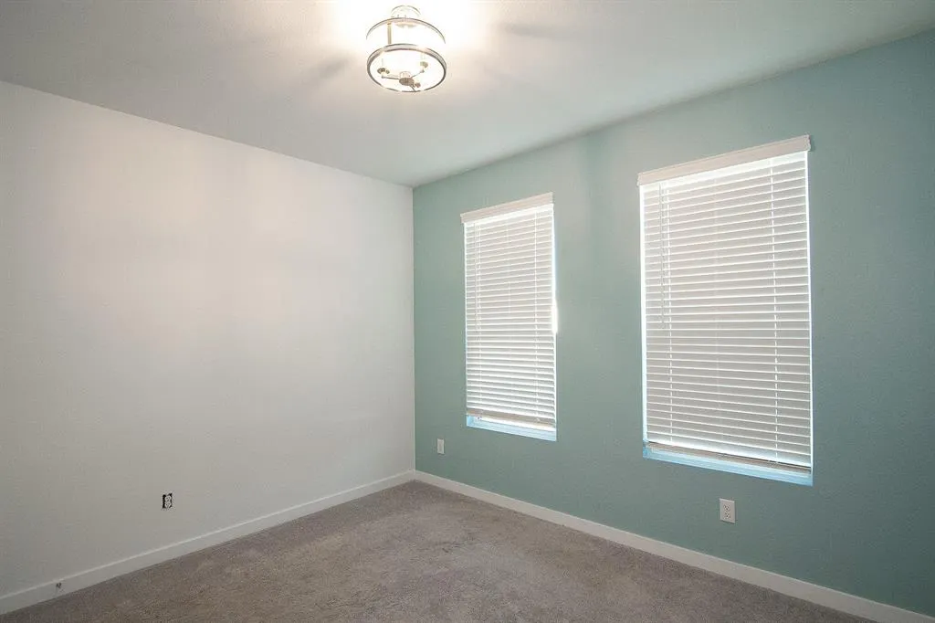 1424 Sandpebble Circle