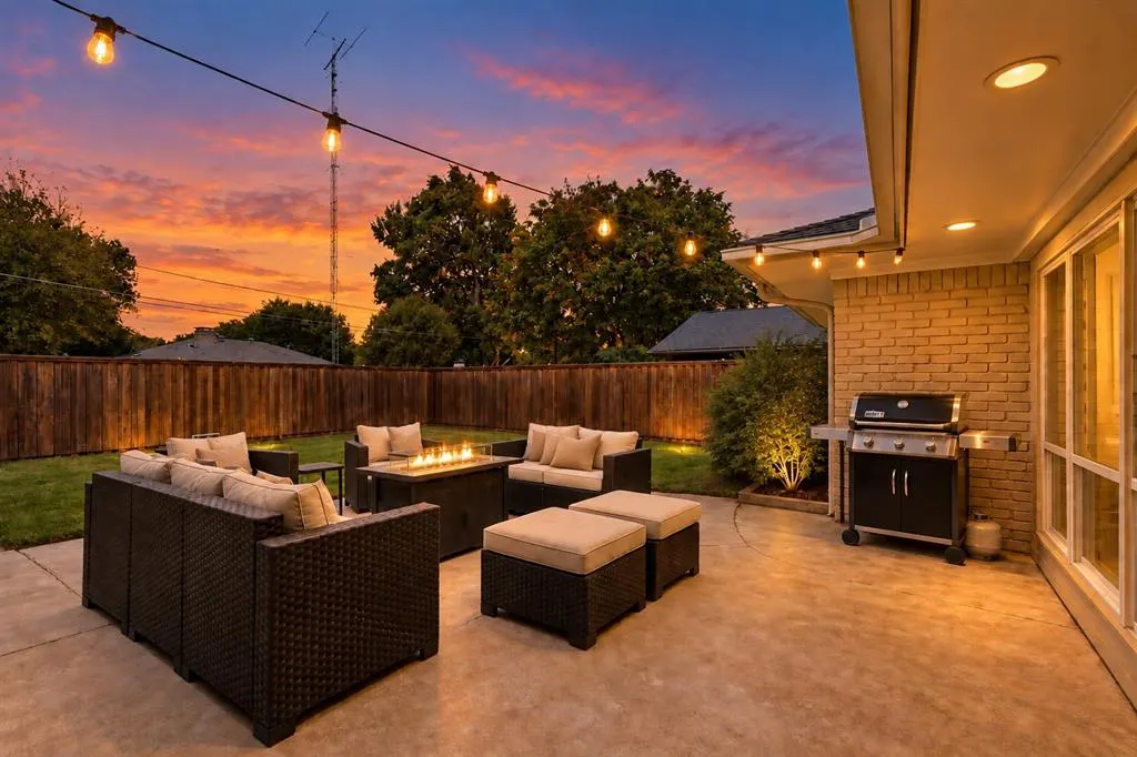 412 Ridgewood Drive
