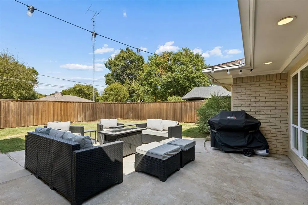 412 Ridgewood Drive