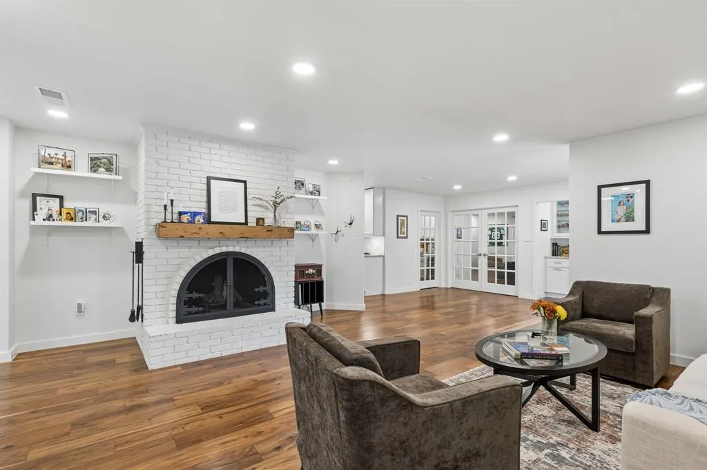 412 Ridgewood Drive