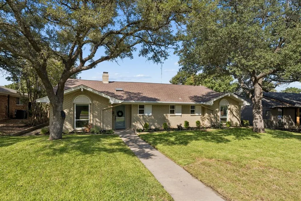 412 Ridgewood Drive