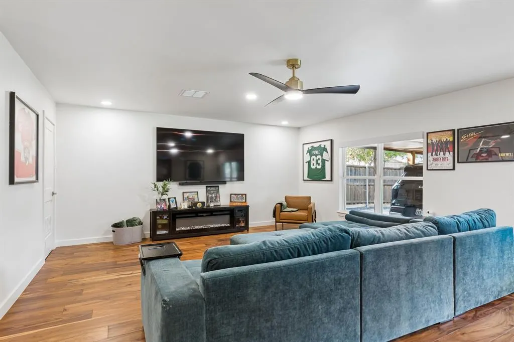 412 Ridgewood Drive