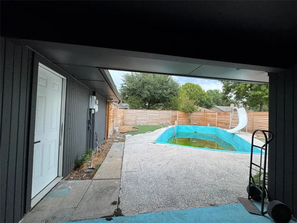 2105 Drake Drive
