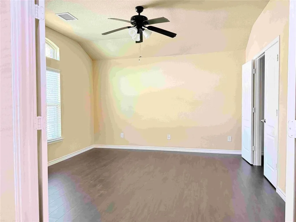 2400 Jonathan Creek Drive