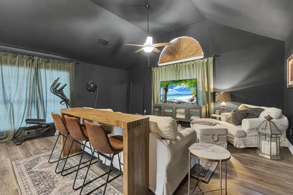 3303 Stonehenge Drive