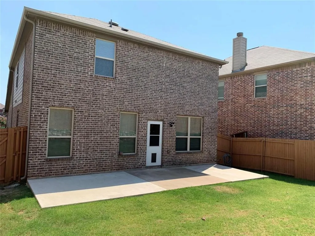15909 Crosslake Court