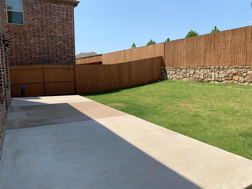 15909 Crosslake Court