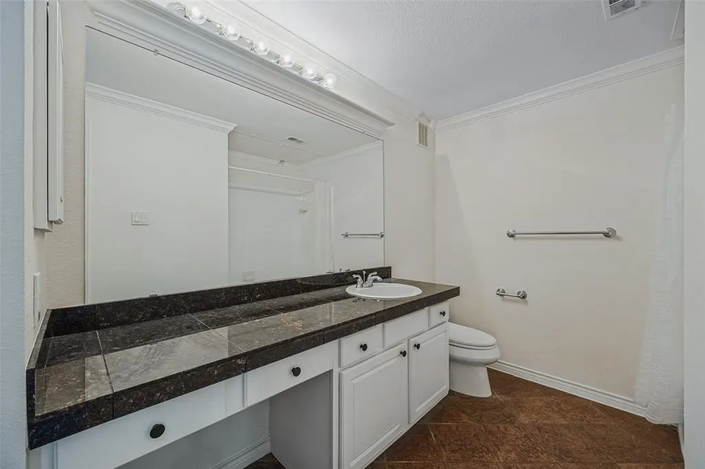 2524 Preston Road #206