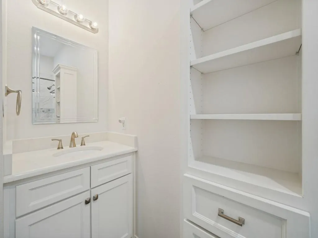 5600 Bridle Path