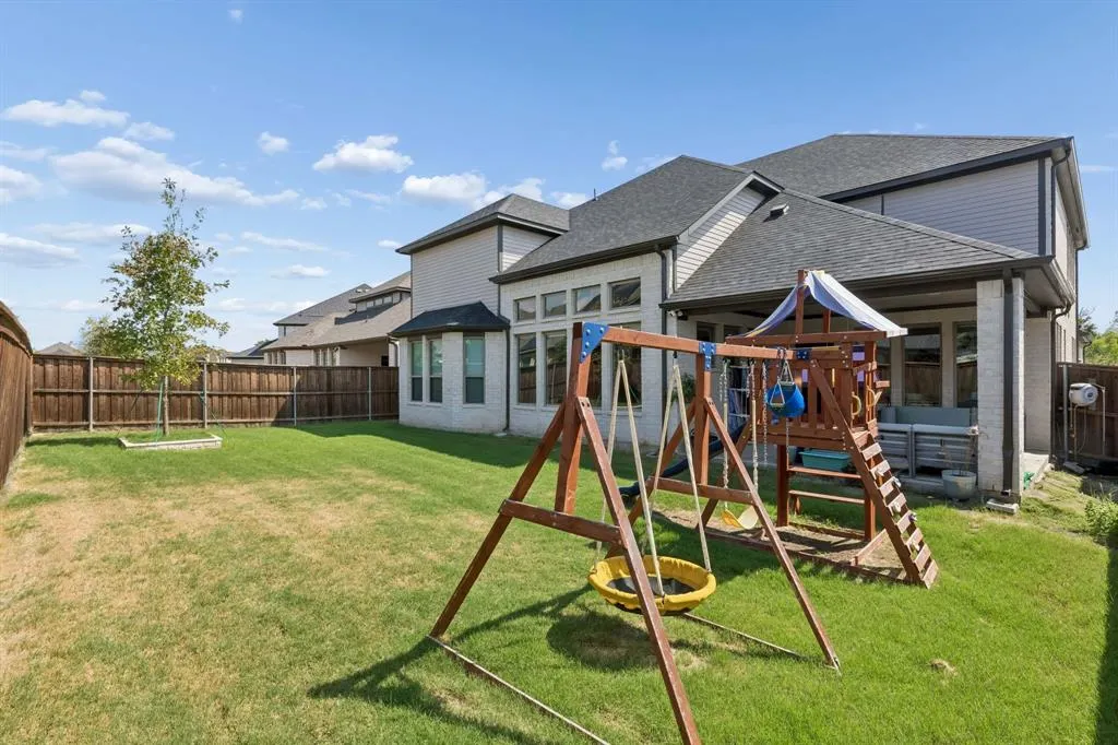 1904 Brentwood Lane