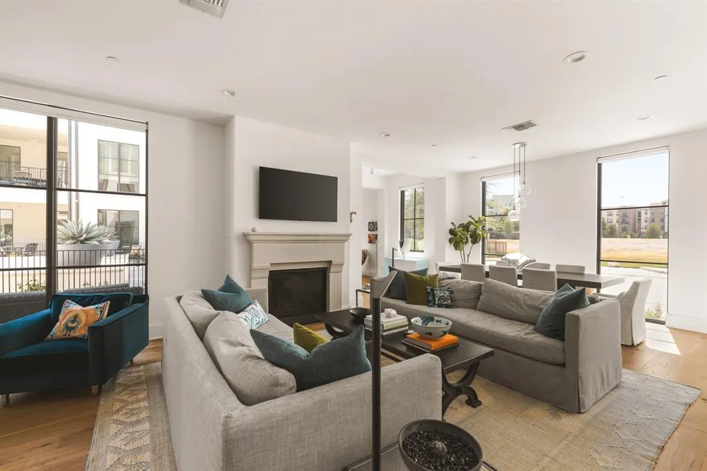 5270 Town And Country Boulevard #112