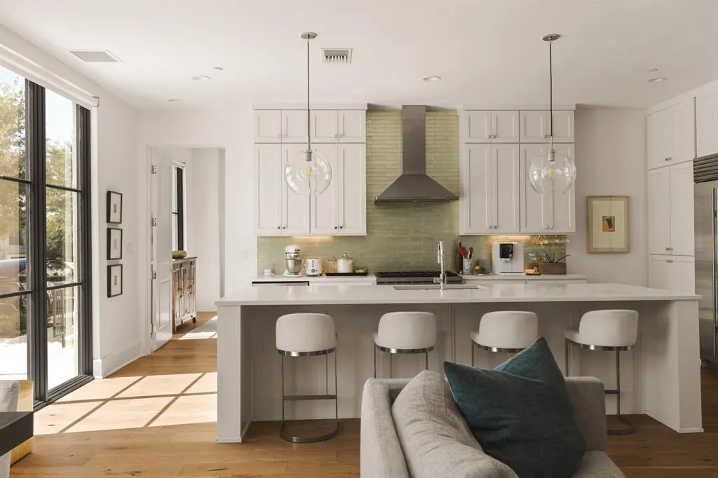 5270 Town And Country Boulevard #112