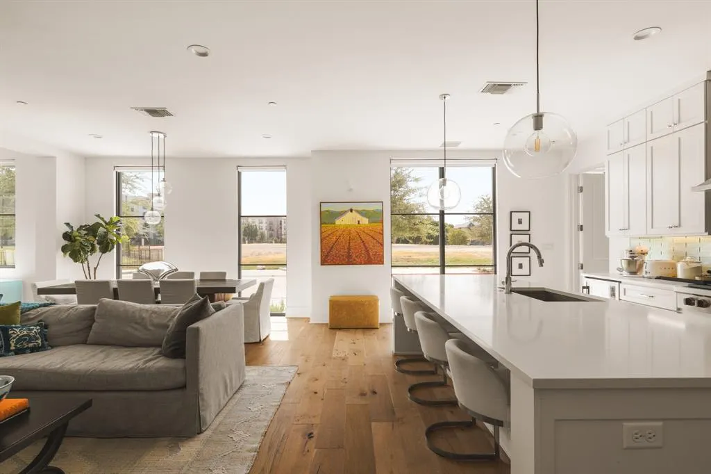5270 Town And Country Boulevard #112