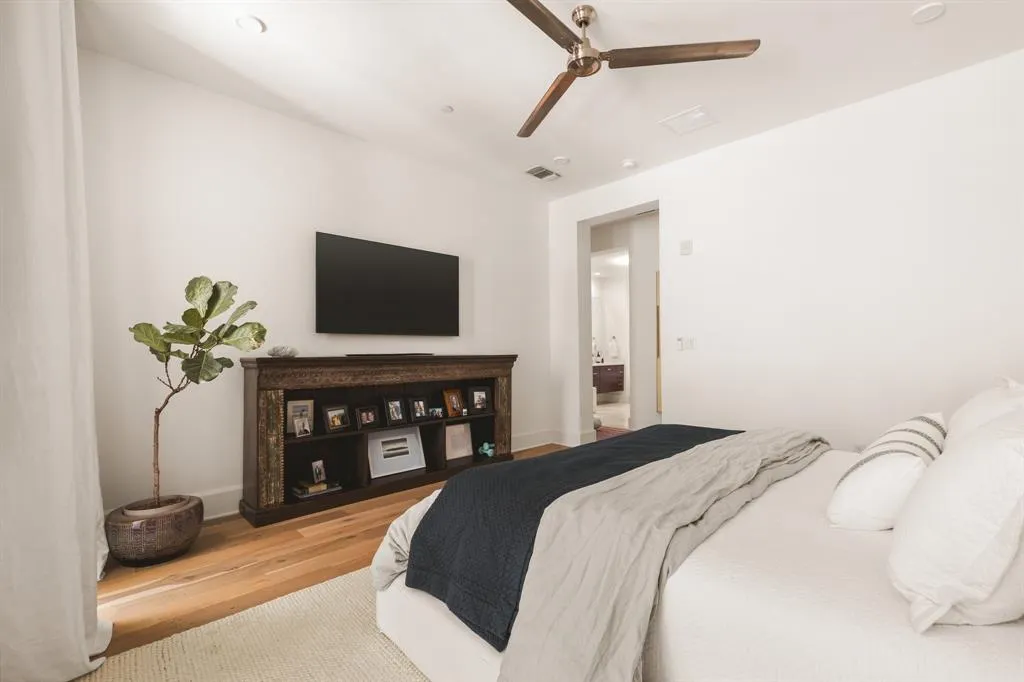 5270 Town And Country Boulevard #112