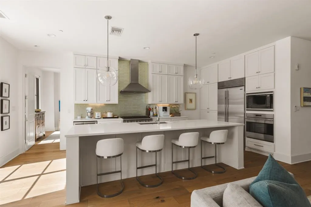 5270 Town And Country Boulevard #112