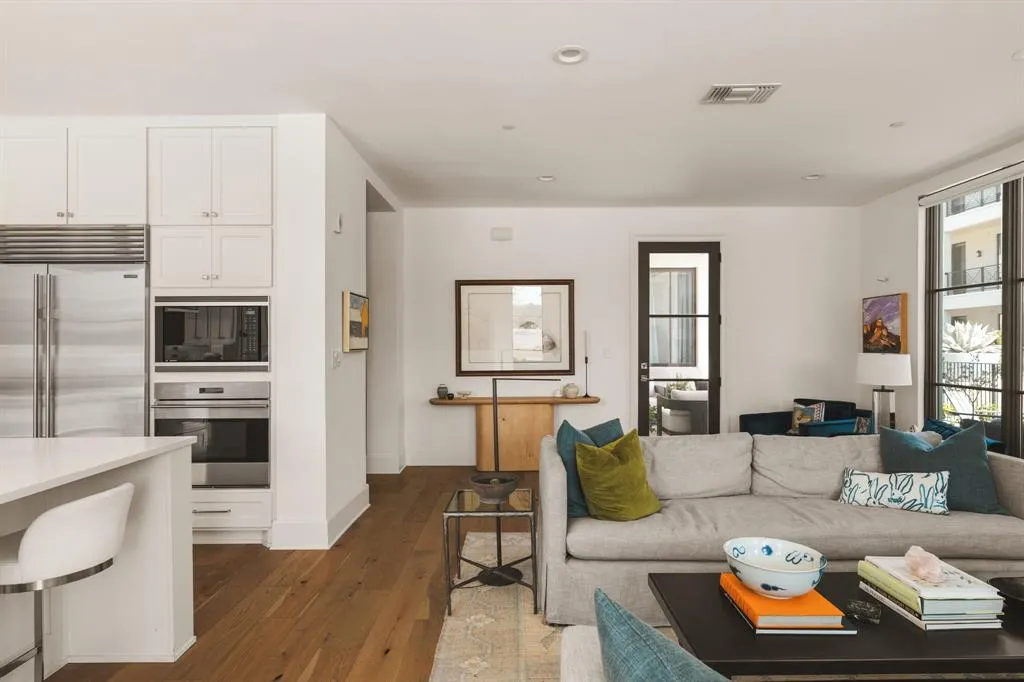 5270 Town And Country Boulevard #112