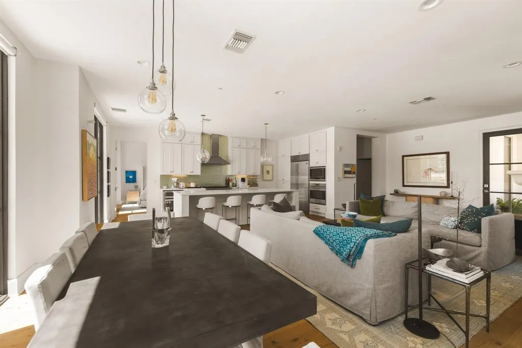5270 Town And Country Boulevard #112