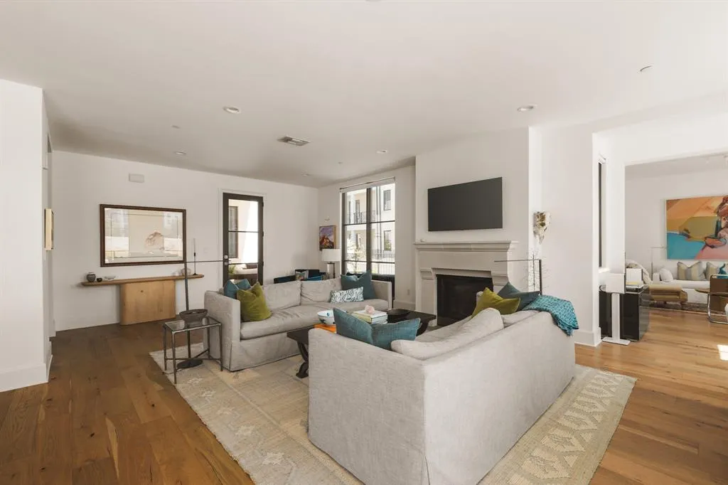 5270 Town And Country Boulevard #112