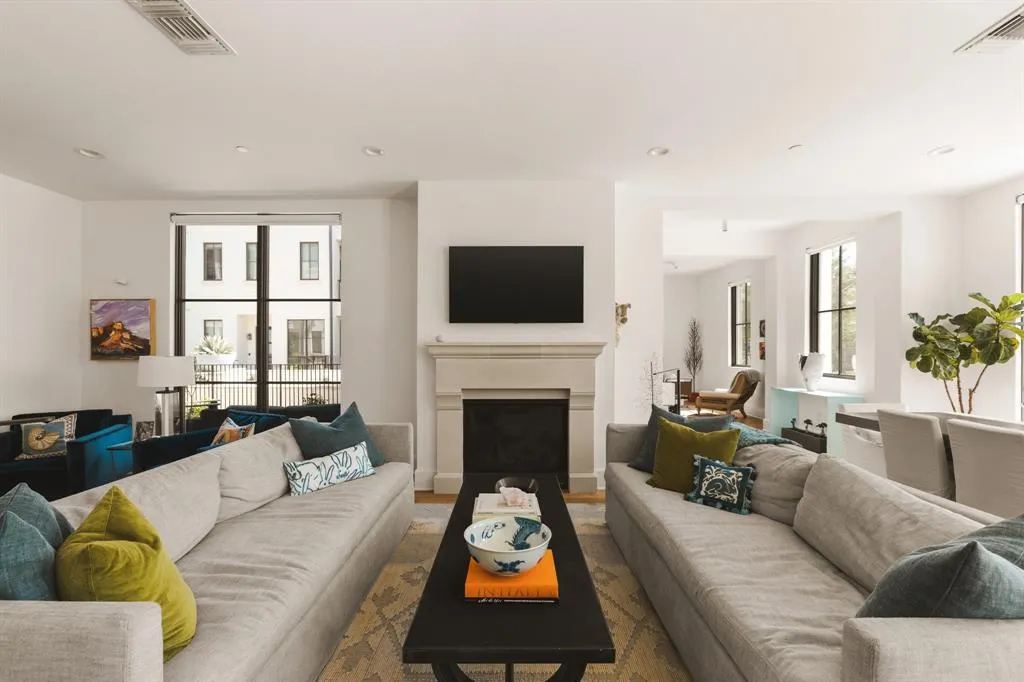 5270 Town And Country Boulevard #112