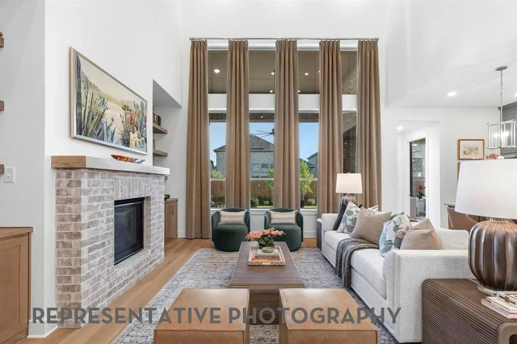 2805 Buckingham Lane