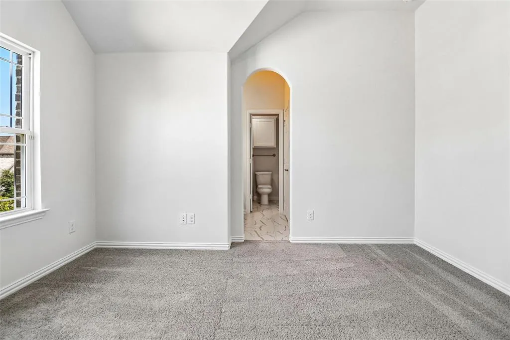 825 Violet Way