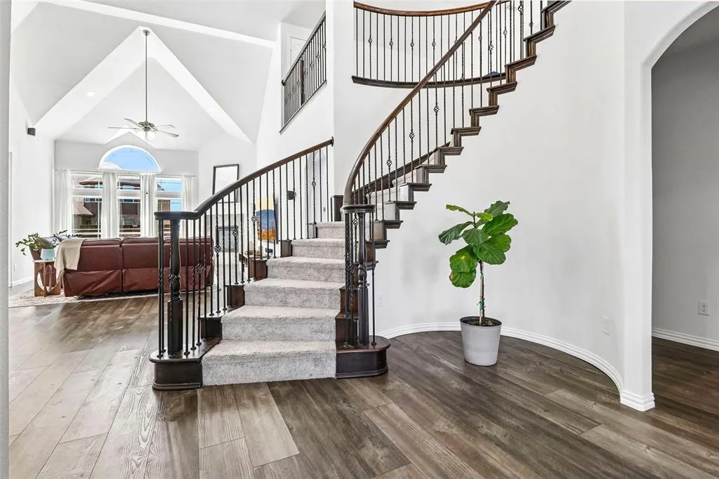 825 Violet Way