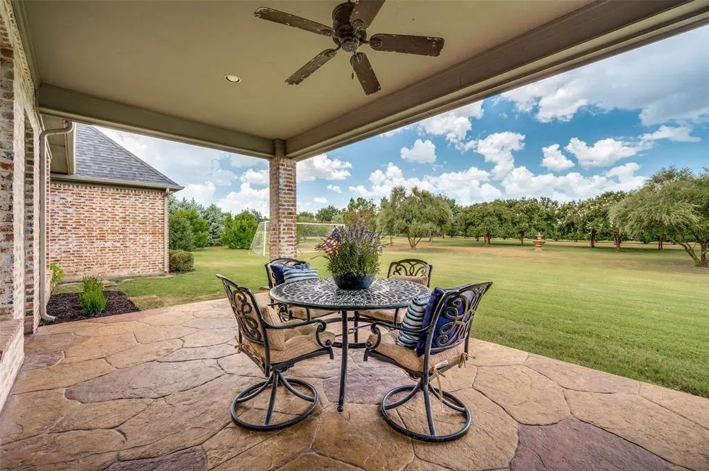 2741 Vista View Lane