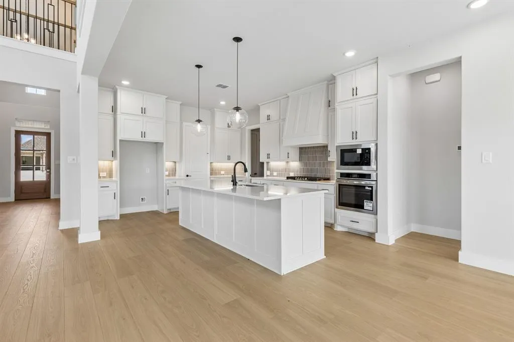 2417 Silver Spring Court