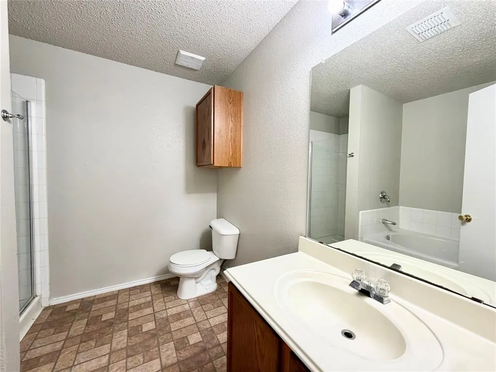 1005 Post Oak Trail