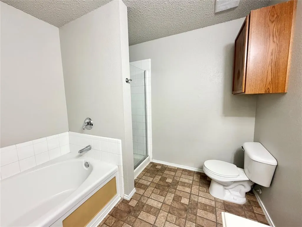 1005 Post Oak Trail