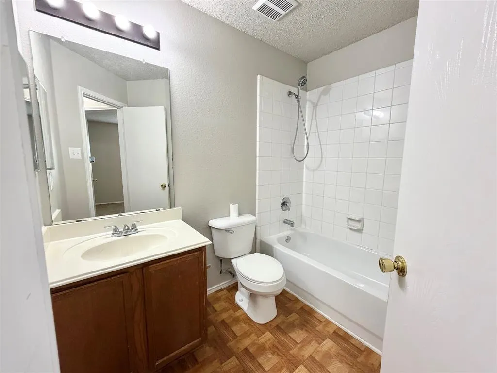 1005 Post Oak Trail