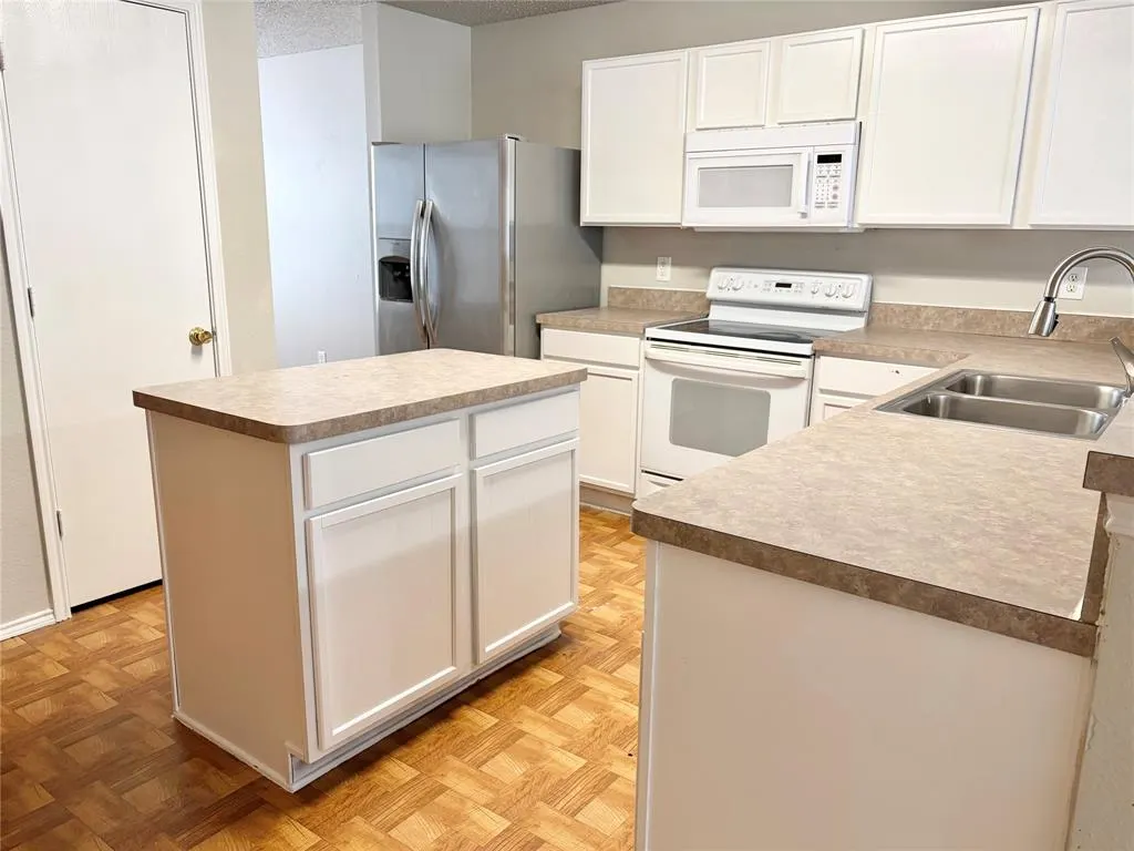 1005 Post Oak Trail