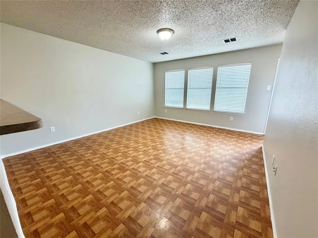 1005 Post Oak Trail