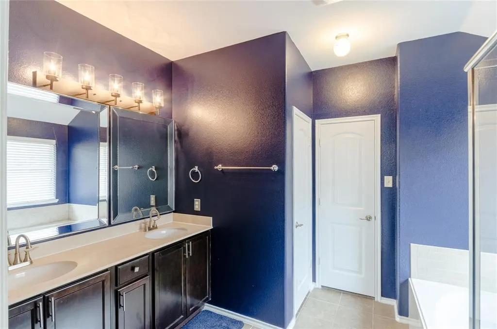 1107 Dickenson Drive