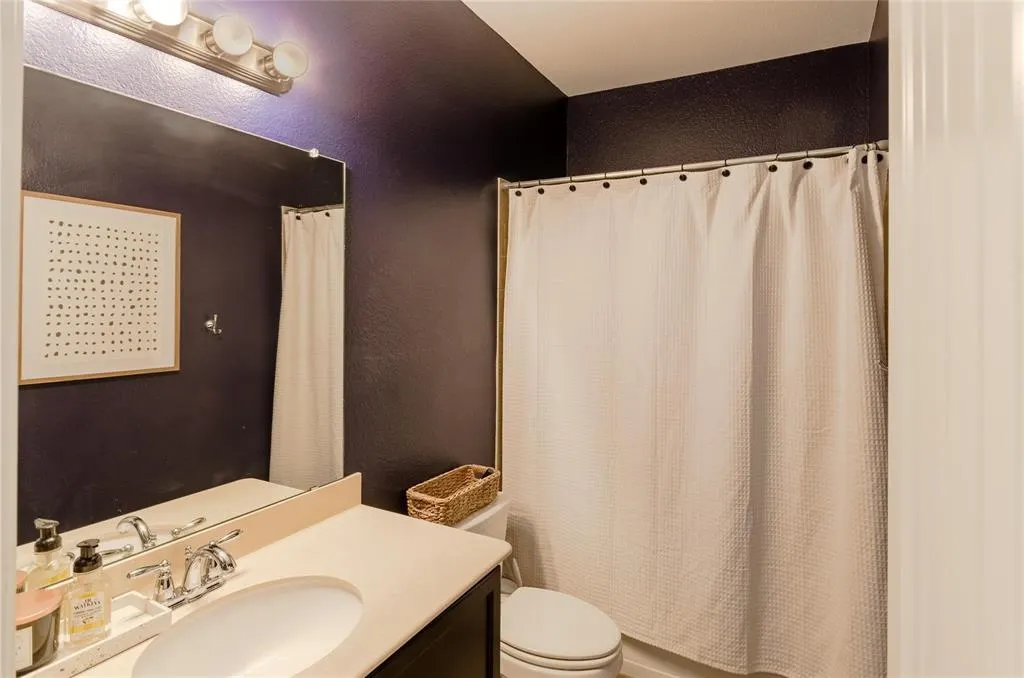 1107 Dickenson Drive