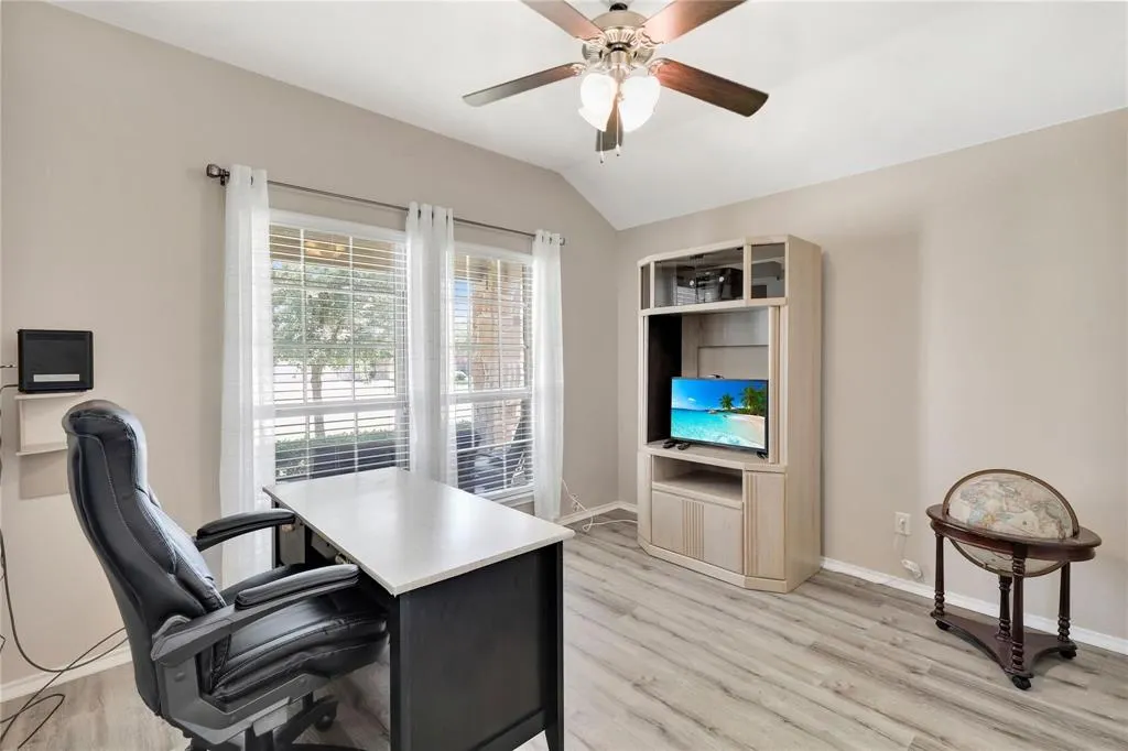 1107 Dickenson Drive