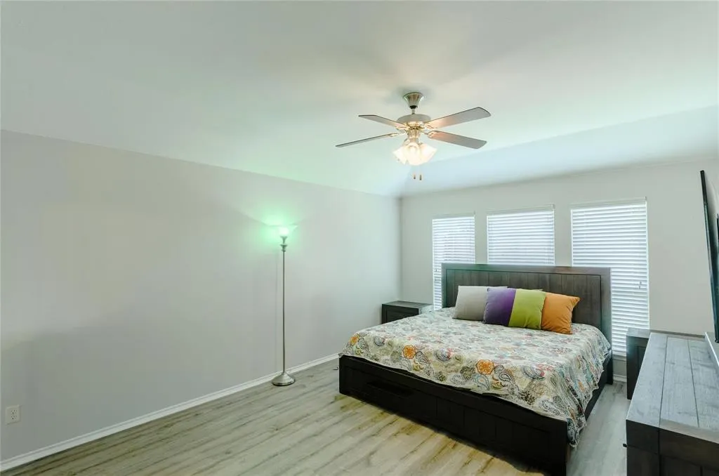 1107 Dickenson Drive