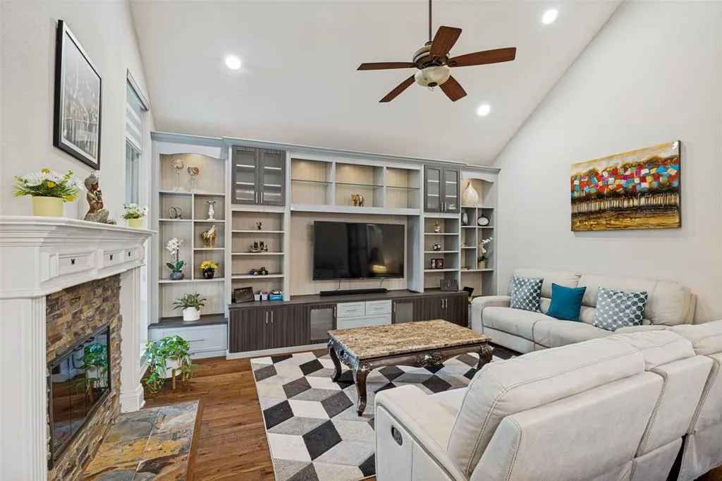 306 Tustin Court