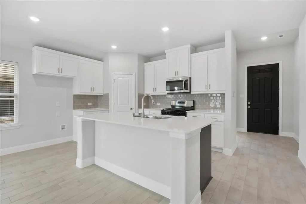 912 Lido Lane