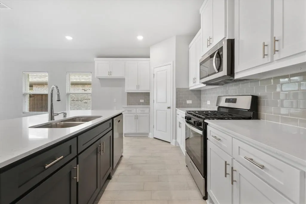 912 Lido Lane