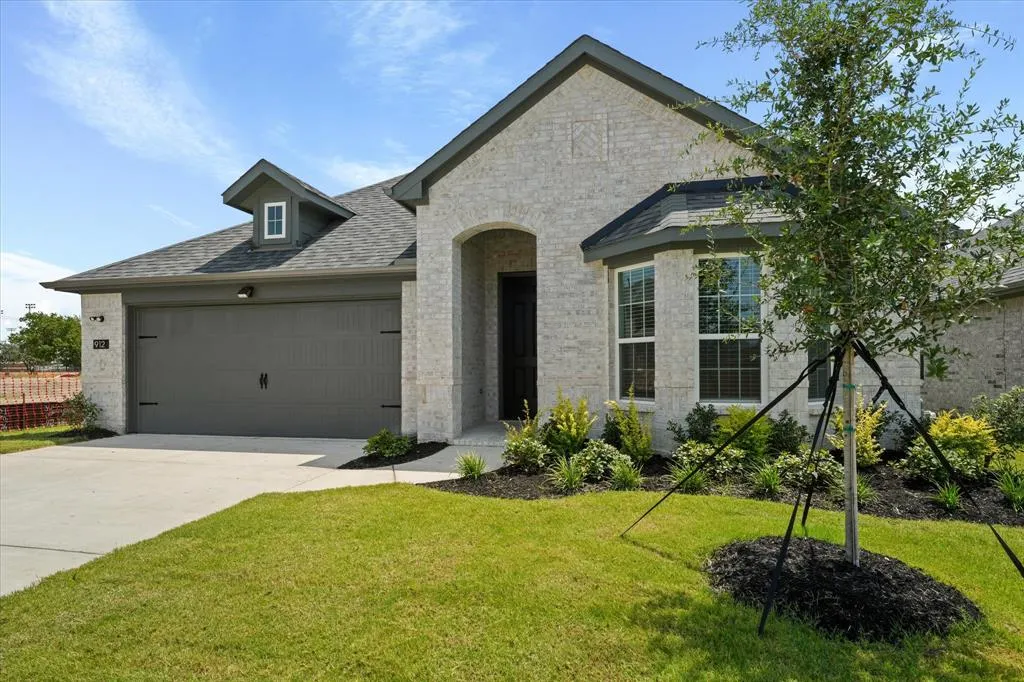 912 Lido Lane