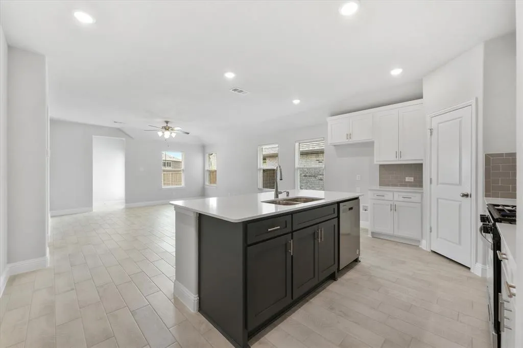 912 Lido Lane