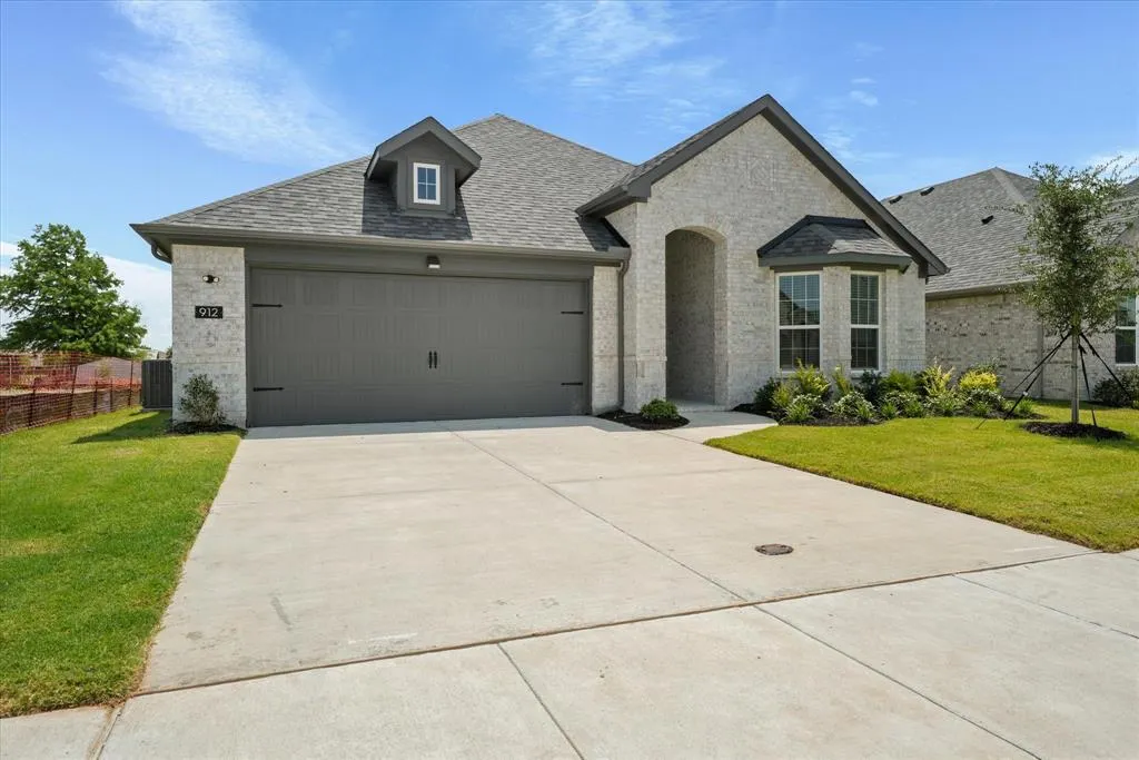 912 Lido Lane