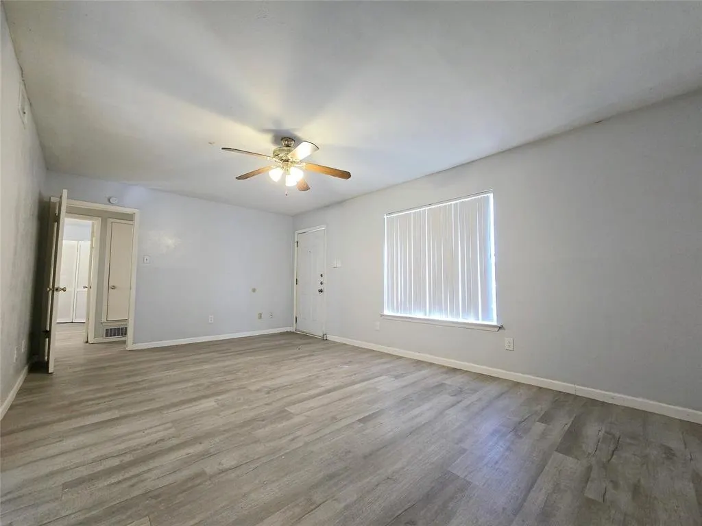 902 Spring Valley #A Plaza