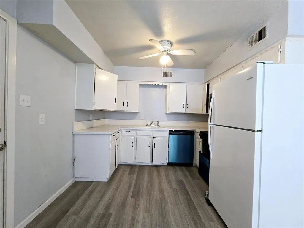 902 Spring Valley #A Plaza