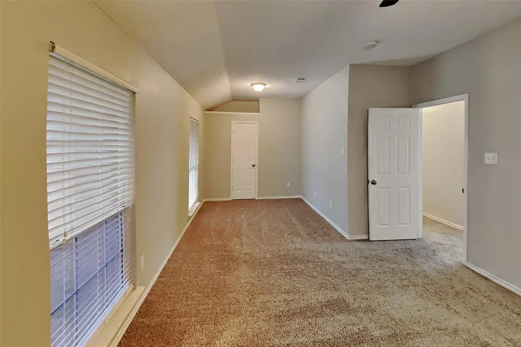 811 Rockefeller Lane