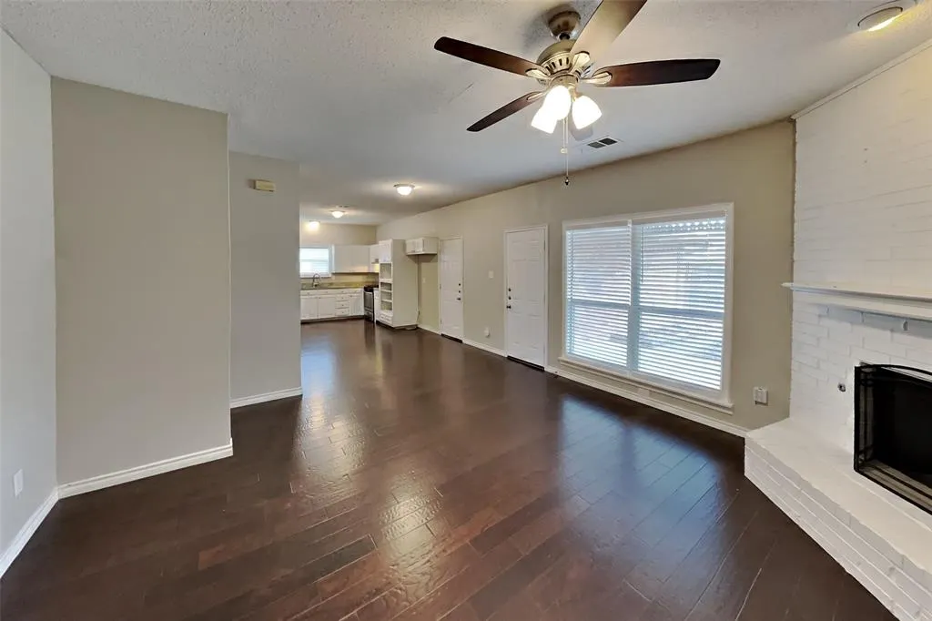 811 Rockefeller Lane